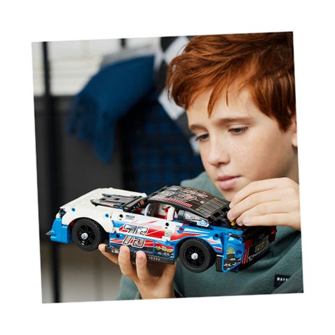 LEGO 6425767 Technic NASCAR Next Gen Chevrolet Camaro ZL1
