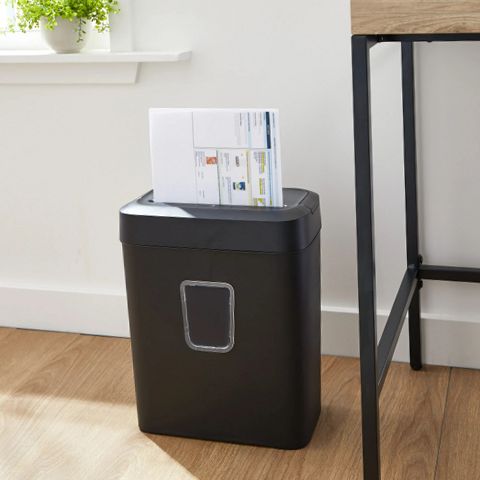 Pen & Gear 6-Sheet Cross-Cut Paper/Credit Card Shredder with 3.7