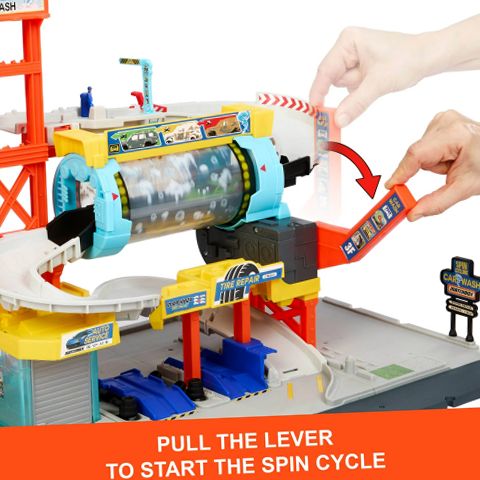 Matchbox JGB68 Spin Cyclone Car Wash Playset with 1:64 Scale Die