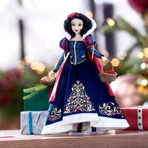 Disney Princess 2025 Holiday Snow White Doll, Crushed Velvet Dress
